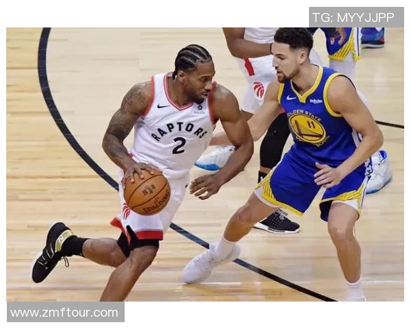 重庆足球队包夹战术的创新与发展探索分析